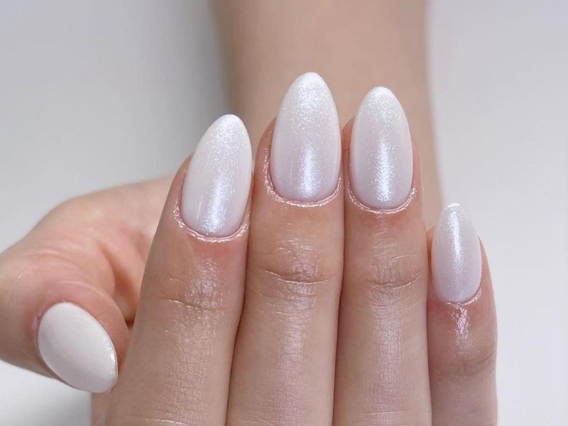 White Chrome Nails